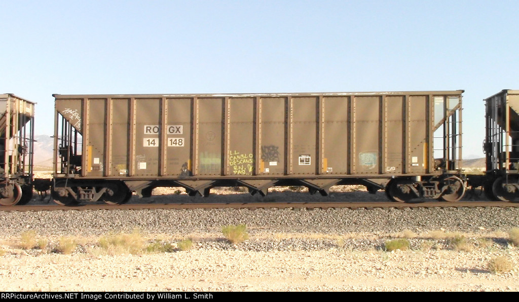 WB Unit Loaded Hooper Frt at Erie NV W-MdTrnSlv-Pshrs -83